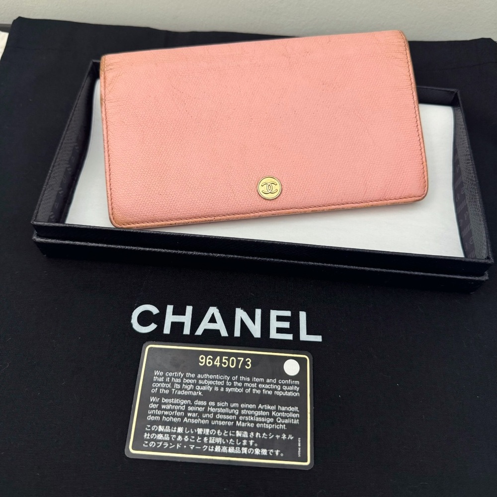 Authentic CHANEL Blush Pink Bifold Wallet W/ Gold Accent Made In Italy 9645073